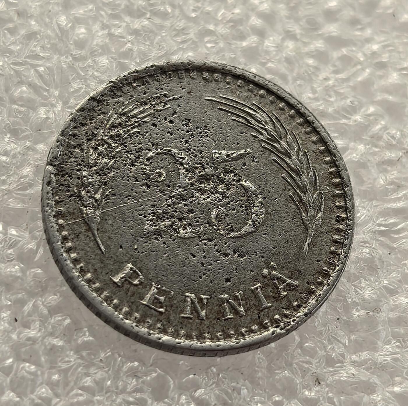  外国优质老铜币银币，周六九点倒数截拍，满百包邮，可寄存半年，喜欢朋友微信扫描二维码可直接参拍