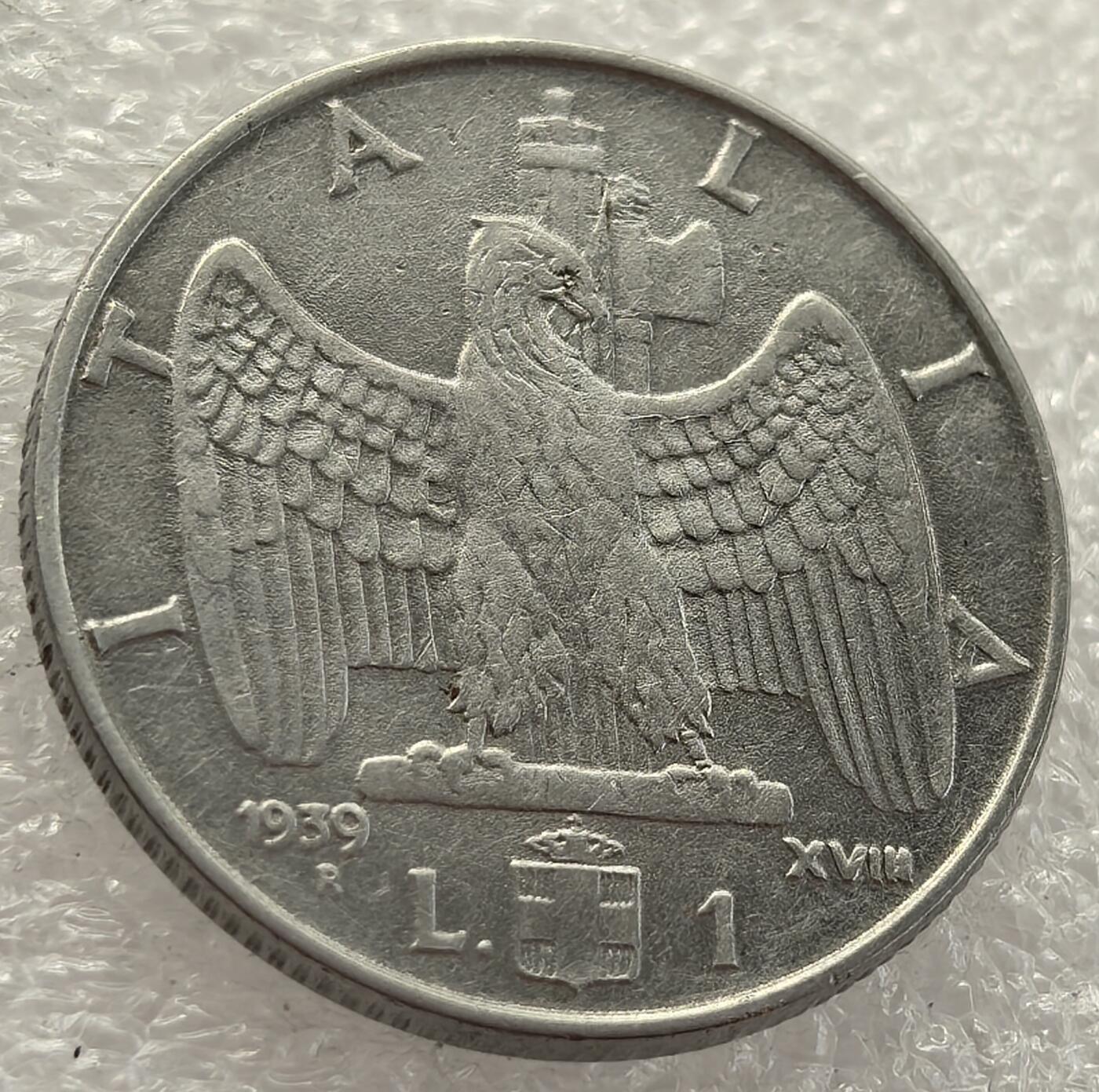  外国优质老铜币银币，周六九点倒数截拍，满百包邮，可寄存半年，喜欢朋友微信扫描二维码可直接参拍 意大利1939年1里拉