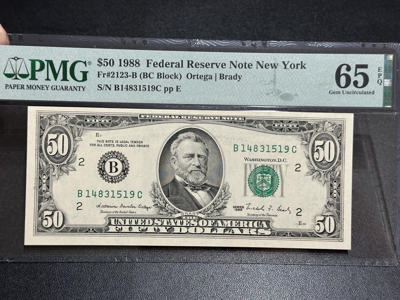 《外钞收藏家》第五百八十二期（精品场）（本平台长期征集拍品、欢迎藏友们联系合作） 1988年美国小头版50美元 PMG65 尾519