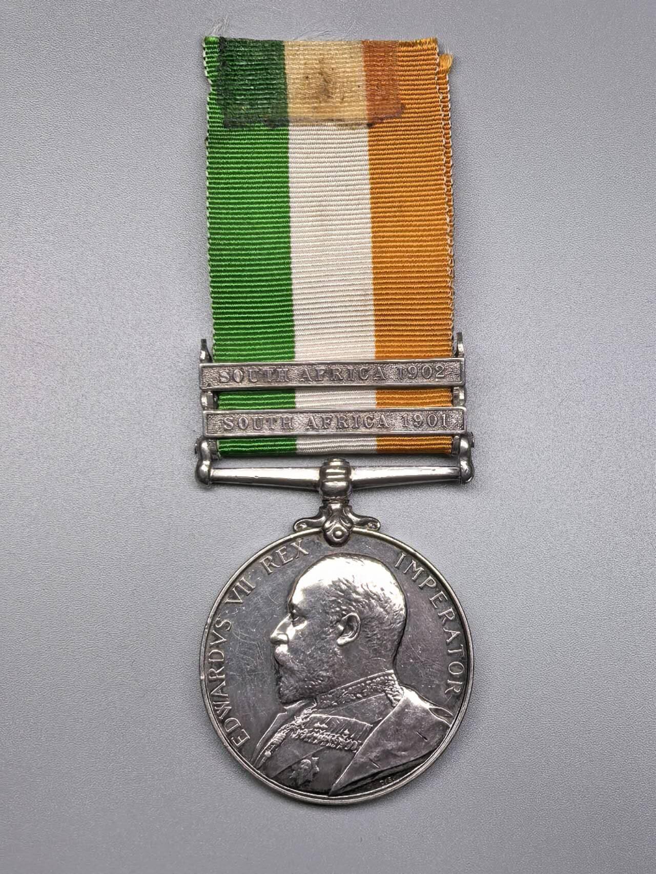 小驴勋章奖章收藏11月8日周六晚6点拍卖（珍爱和平，收藏战争，铭记历史，勿忘国耻，忠党爱国。有偿代拍，送拍规则在简介最后，参拍须阅读规则后再参拍，关系到运费包装发货时效真假辨别等关键信息，拍卖时不再发原图，看大图店主微信码在最后拍品里）