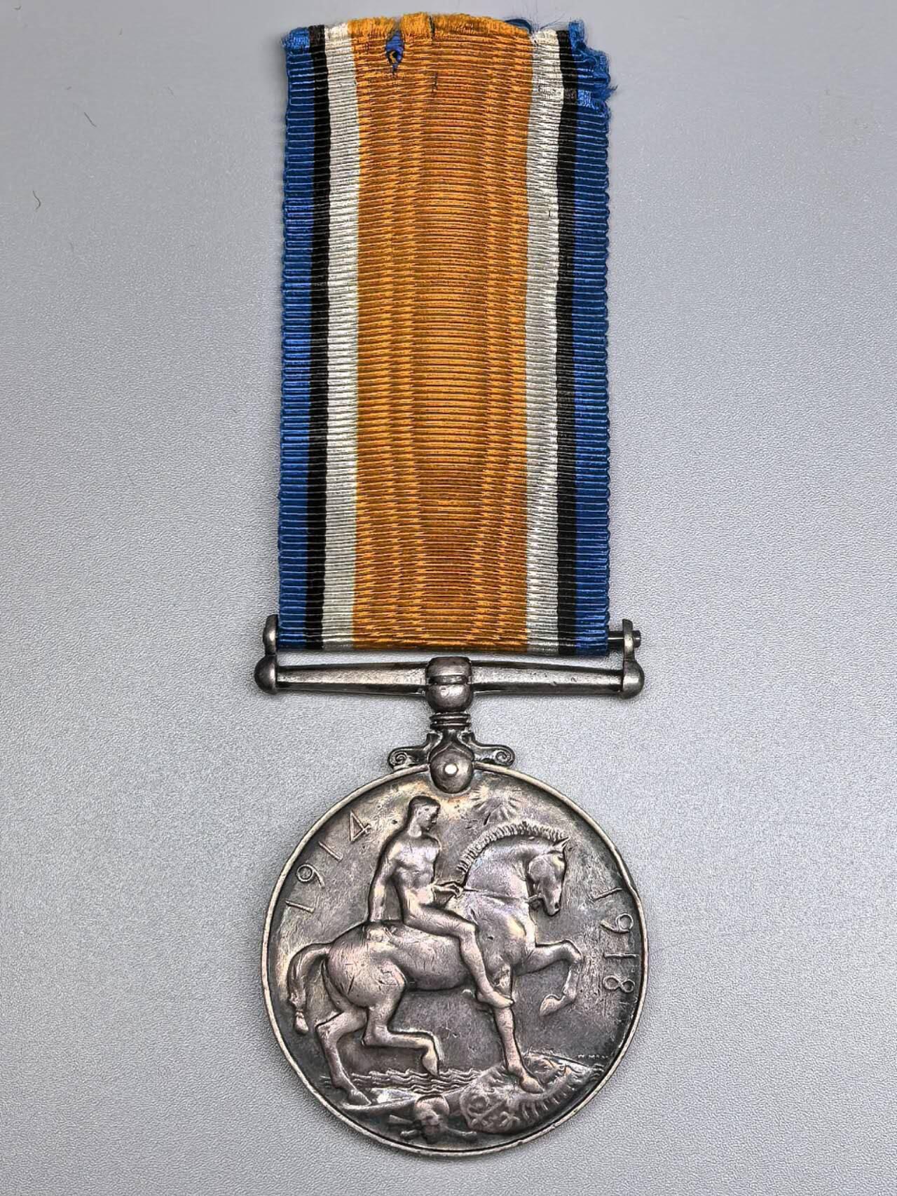 小驴勋章奖章收藏11月8日周六晚6点拍卖（珍爱和平，收藏战争，铭记历史，勿忘国耻，忠党爱国。有偿代拍，送拍规则在简介最后，参拍须阅读规则后再参拍，关系到运费包装发货时效真假辨别等关键信息，拍卖时不再发原图，看大图店主微信码在最后拍品里）