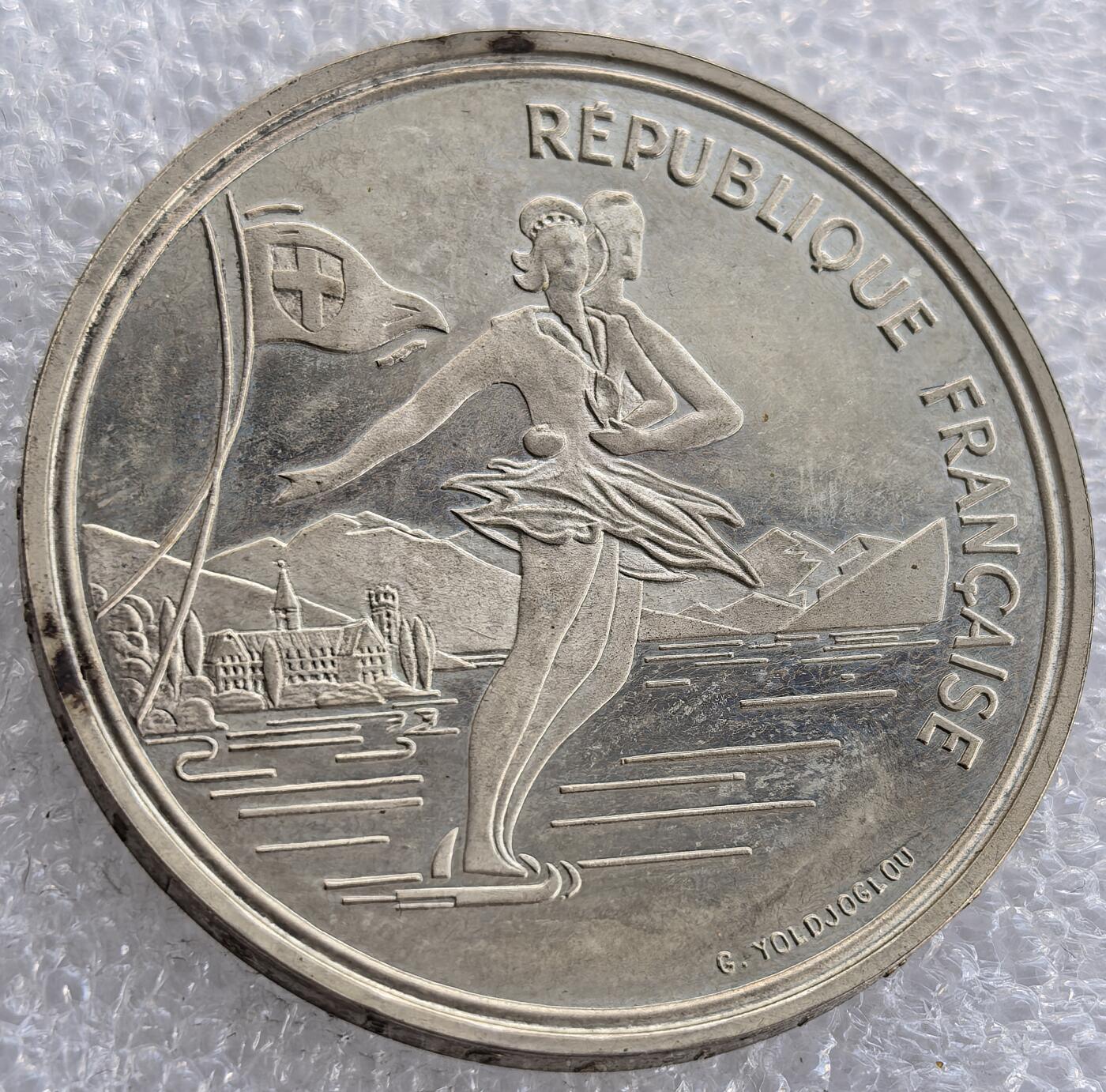  外国优质老铜币银币，周六九点倒数截拍，满百包邮，可寄存半年，喜欢朋友微信扫描二维码可直接参拍