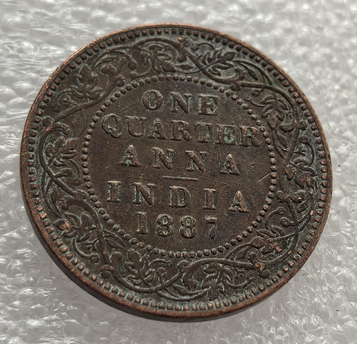  外国优质老铜币银币，周六九点倒数截拍，满百包邮，可寄存半年，喜欢朋友微信扫描二维码可直接参拍