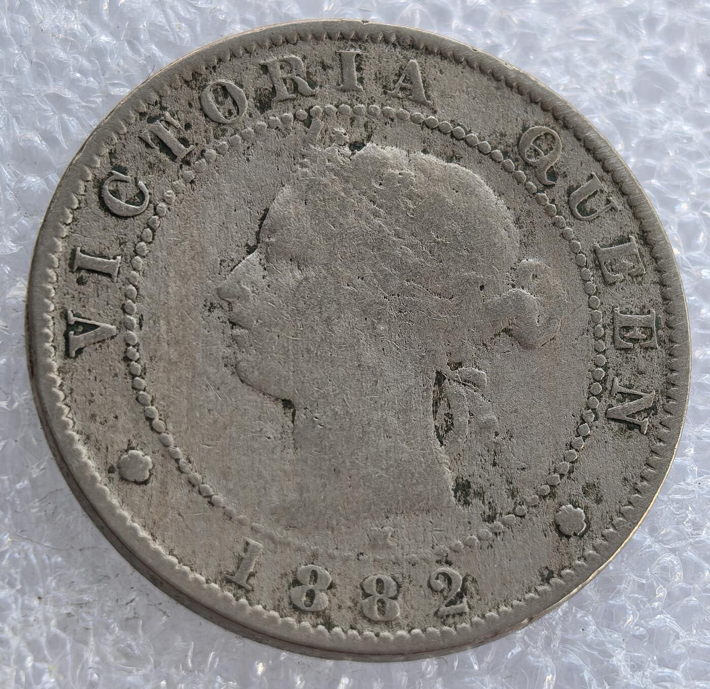  外国优质老铜币银币，周六九点倒数截拍，满百包邮，可寄存半年，喜欢朋友微信扫描二维码可直接参拍