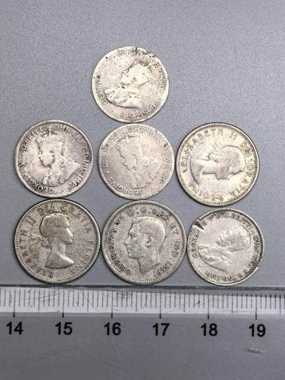 小驴勋章奖章收藏11月8日周六晚6点拍卖（珍爱和平，收藏战争，铭记历史，勿忘国耻，忠党爱国。有偿代拍，送拍规则在简介最后，参拍须阅读规则后再参拍，关系到运费包装发货时效真假辨别等关键信息，拍卖时不再发原图，看大图店主微信码在最后拍品里） - 英联邦一战-二战后小银币一组，品如图，有几枚有点翘边