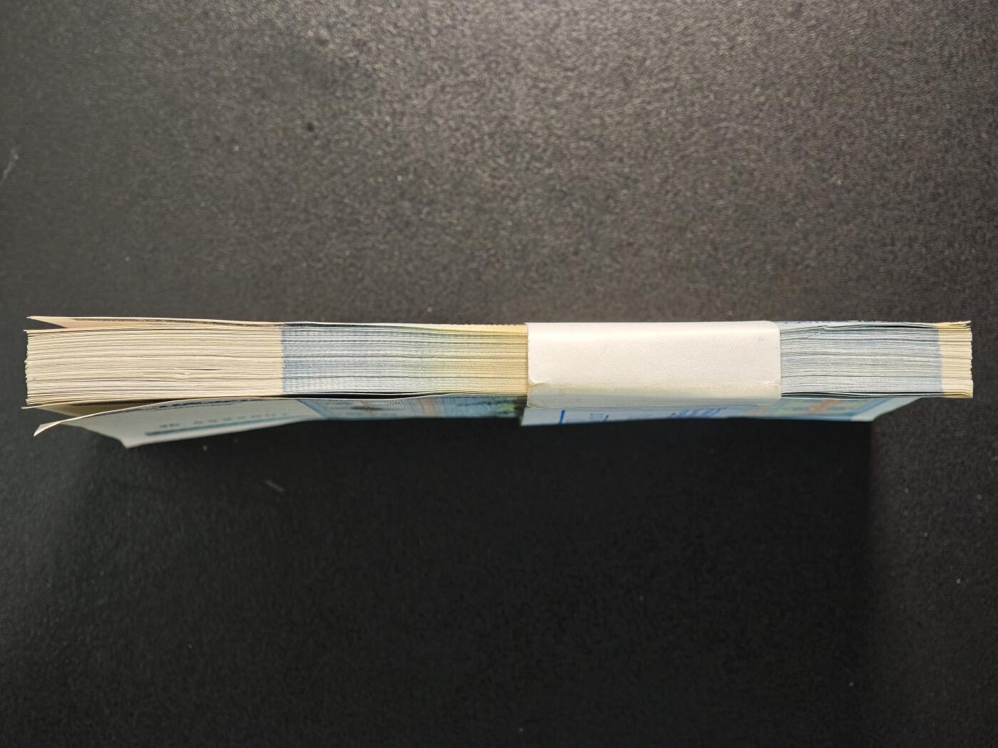 【德藏】世界币章拍卖第152期（拍品征集中~欢迎藏友联系） 整刀 2000年 白俄罗斯1000卢比纸币百张连号 内含 999 000