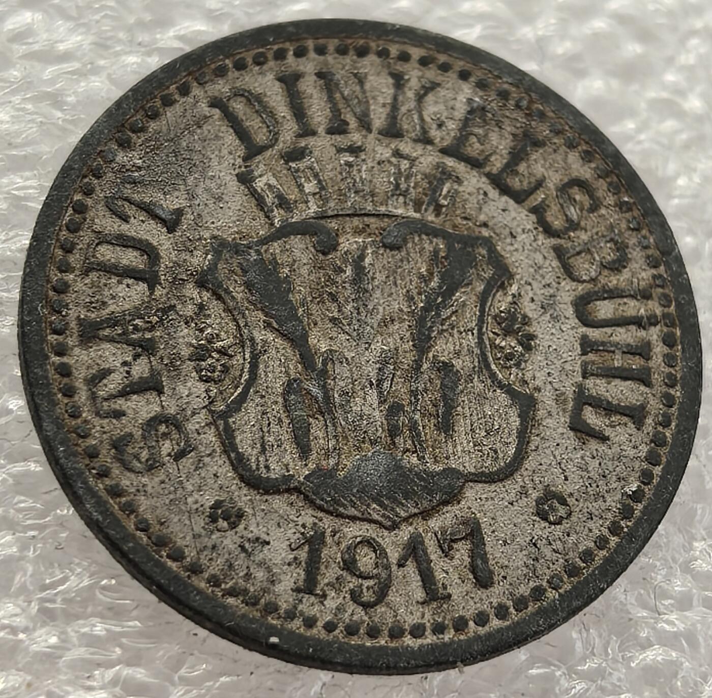  外国优质老铜币银币，周六九点倒数截拍，满百包邮，可寄存半年，喜欢朋友微信扫描二维码可直接参拍