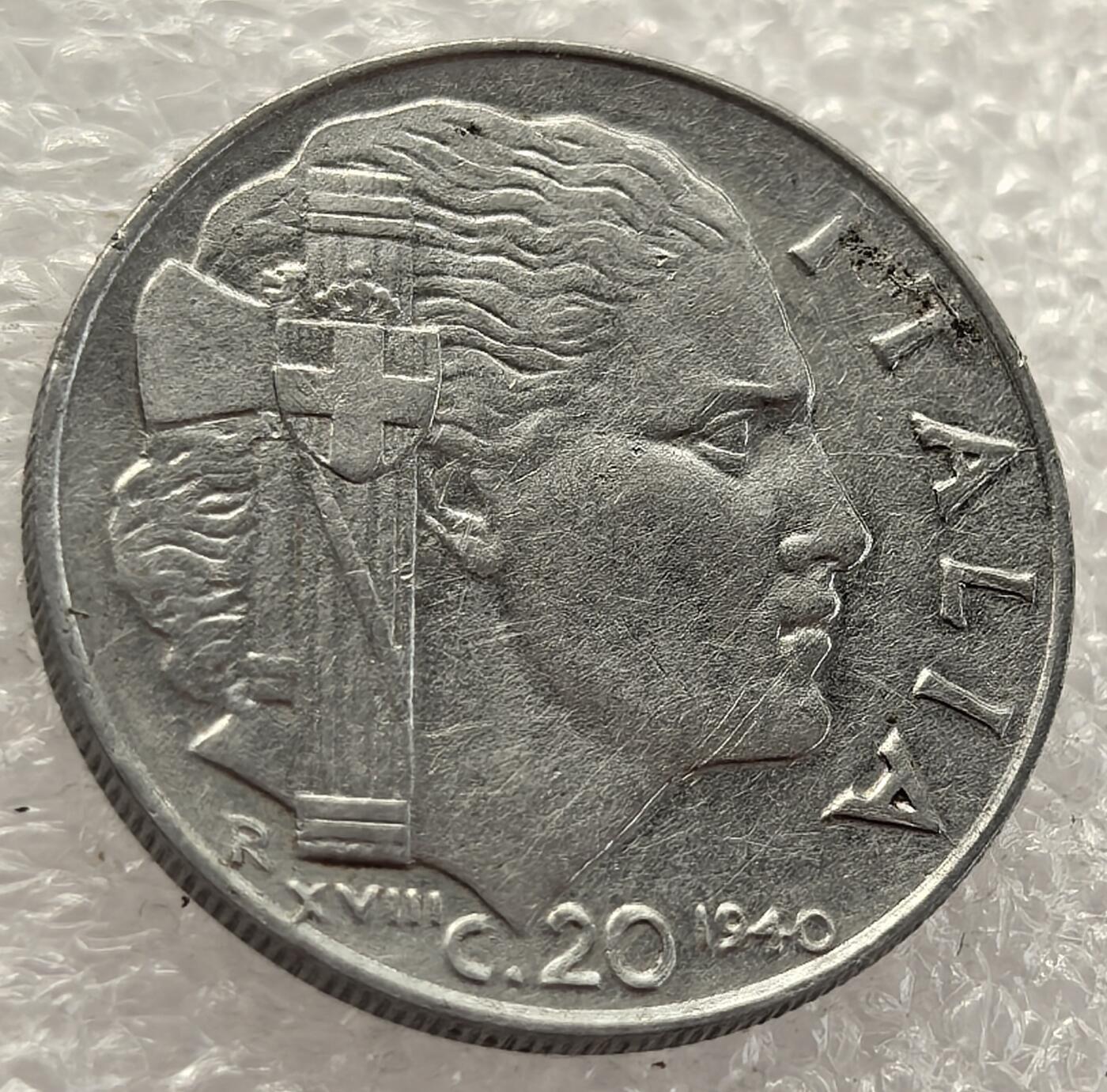  外国优质老铜币银币，周六九点倒数截拍，满百包邮，可寄存半年，喜欢朋友微信扫描二维码可直接参拍