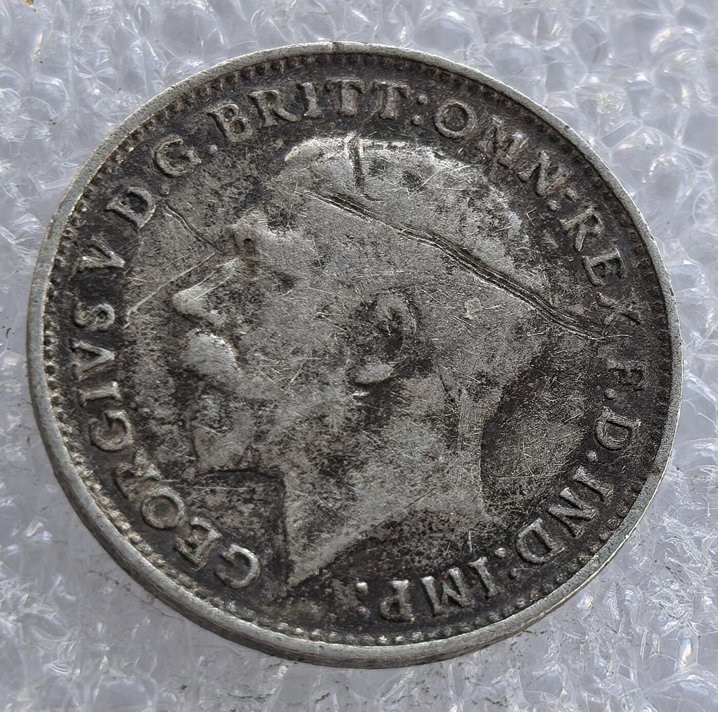  外国优质老铜币银币，周六九点倒数截拍，满百包邮，可寄存半年，喜欢朋友微信扫描二维码可直接参拍 英国1918年3便士银币