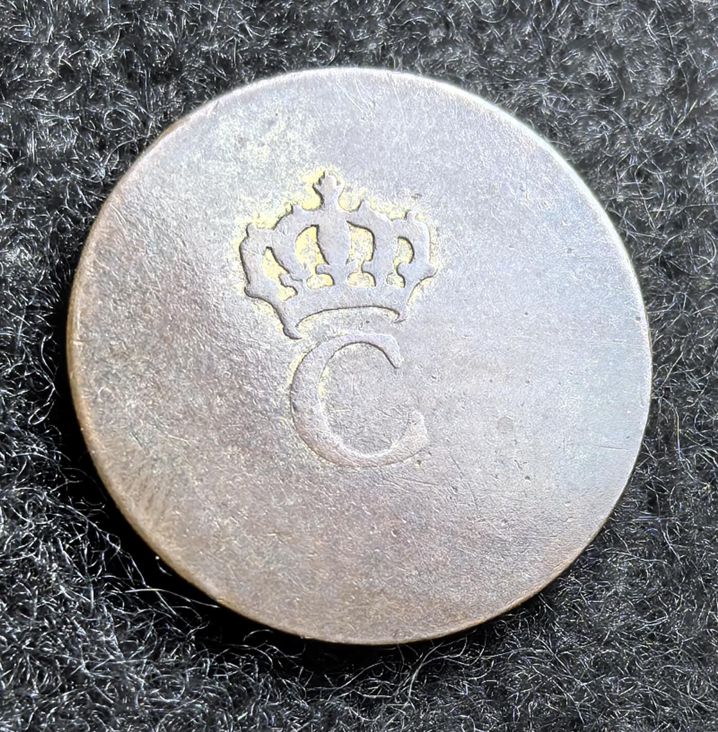 西班牙、丹属西印度、法属殖民地、乌拉圭银币古铜币，周五晚上九点倒数截拍，满百包邮，可寄存半年，喜欢朋友微信扫描二维码可直接参拍 法属西印度群岛1779年1斯坦皮海地、瓜德罗普、马提尼克使用km2