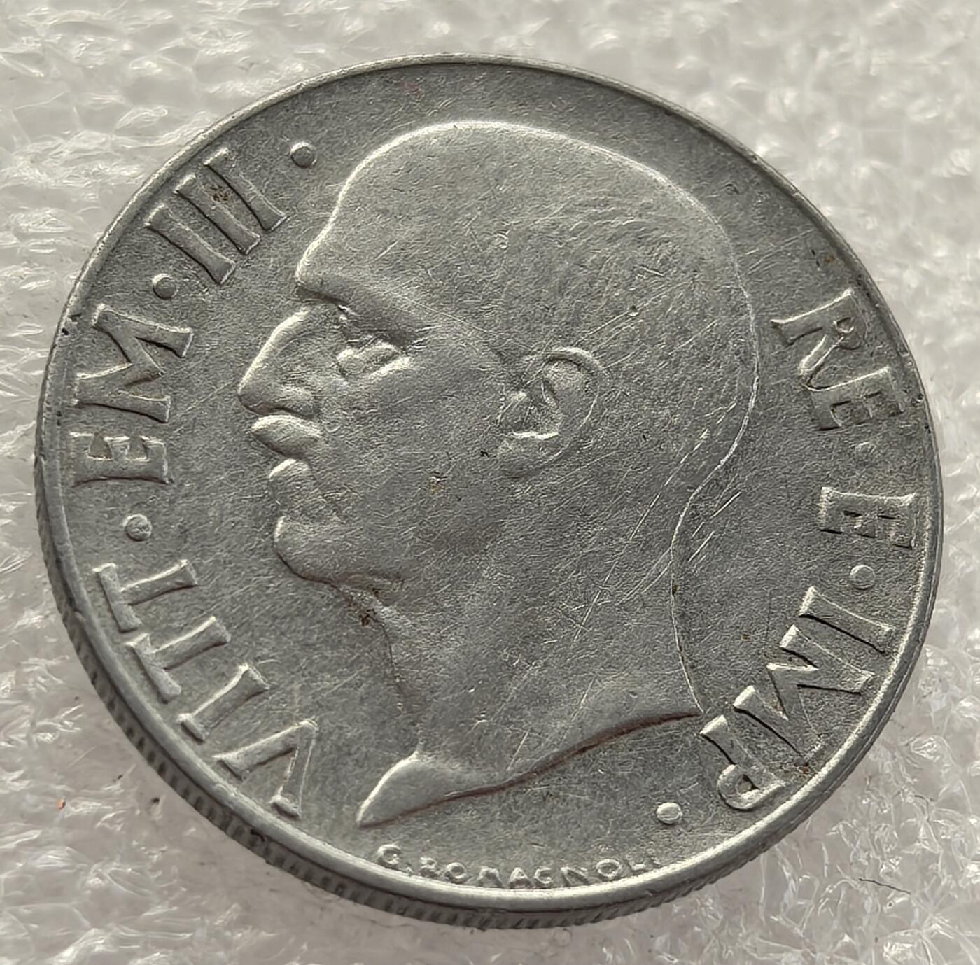  外国优质老铜币银币，周六九点倒数截拍，满百包邮，可寄存半年，喜欢朋友微信扫描二维码可直接参拍