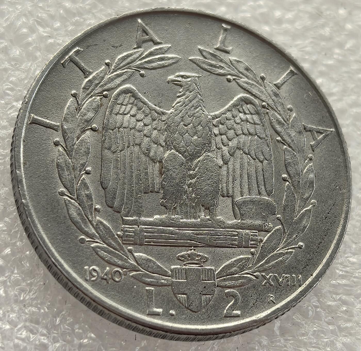  外国优质老铜币银币，周六九点倒数截拍，满百包邮，可寄存半年，喜欢朋友微信扫描二维码可直接参拍 意大利1940年2里拉