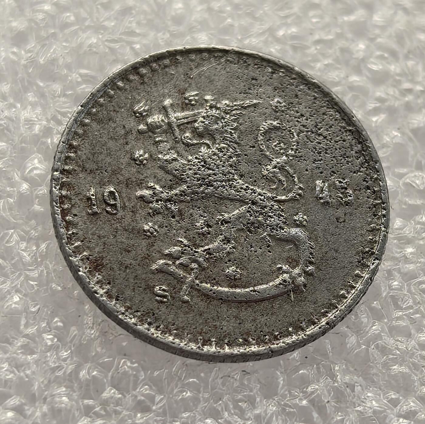  外国优质老铜币银币，周六九点倒数截拍，满百包邮，可寄存半年，喜欢朋友微信扫描二维码可直接参拍