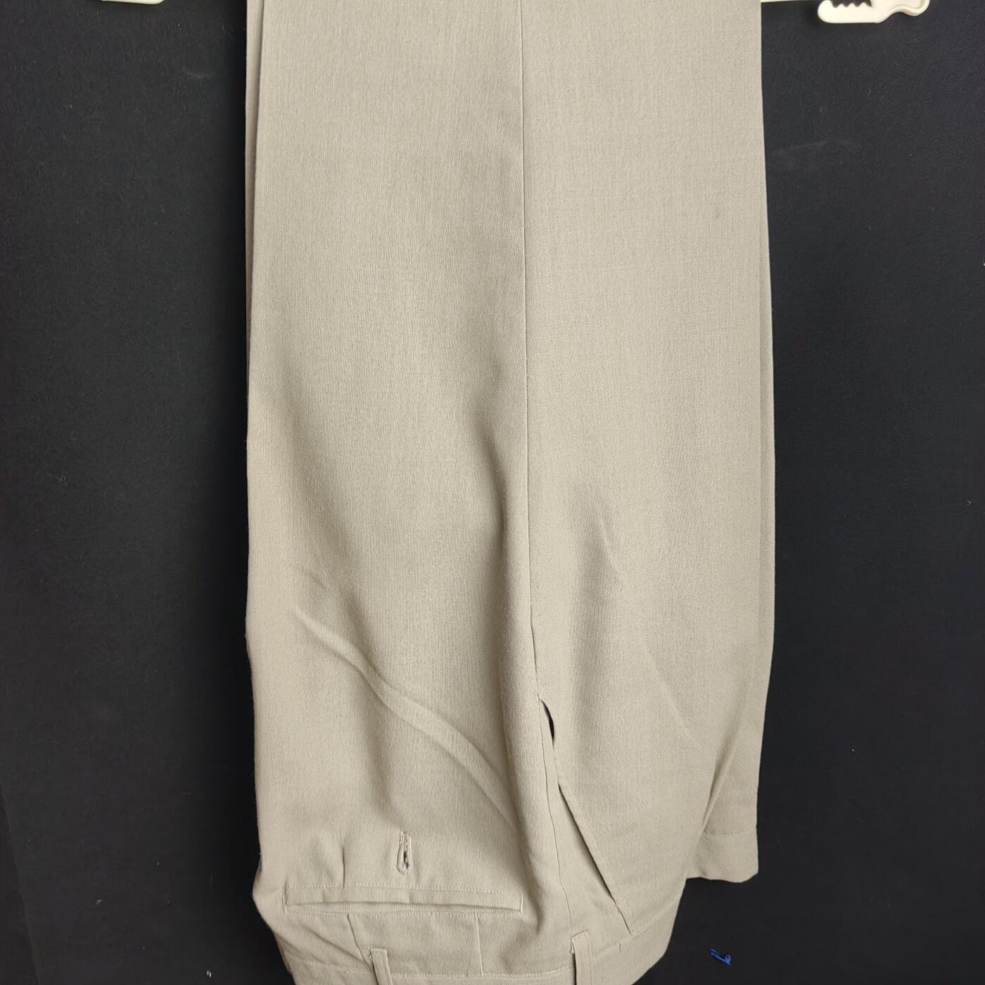 0元起拍勋章 第308期 咸鱼国勋章拍卖专场 11月7日（周日）下午6：00开始 陆自71式夏服公发一套 胸围100 肩宽44 衣长72 袖长55 腰围76 裤长95