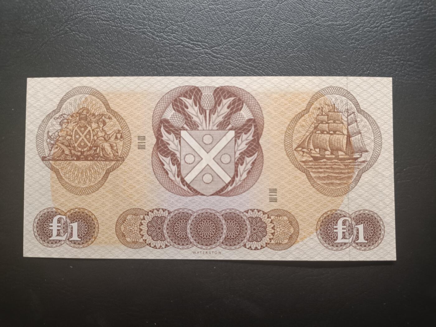 2025十一月第二期，总第200期 苏格兰银行1969年1镑UNC-，银行徽章和政府徽章