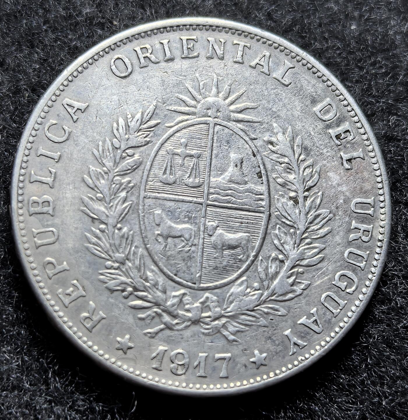 西班牙、丹属西印度、法属殖民地、乌拉圭银币古铜币，周五晚上九点倒数截拍，满百包邮，可寄存半年，喜欢朋友微信扫描二维码可直接参拍