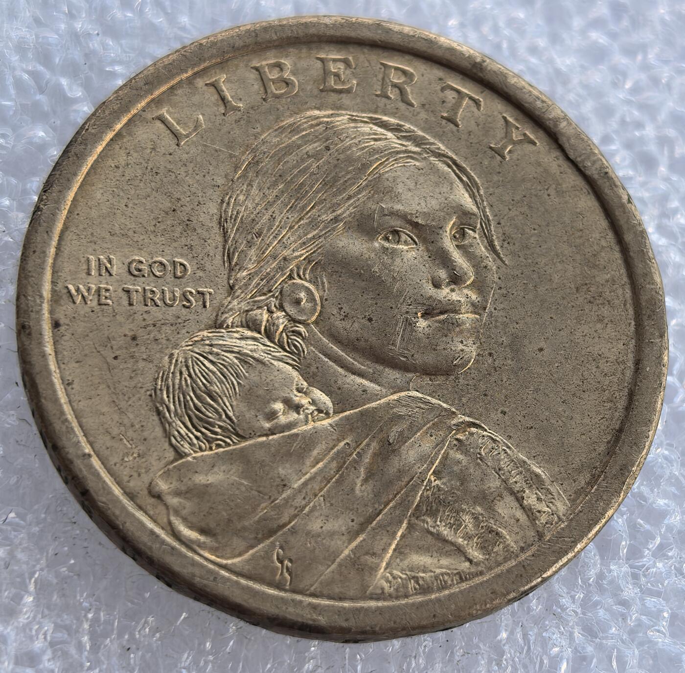  外国优质老铜币银币，周六九点倒数截拍，满百包邮，可寄存半年，喜欢朋友微信扫描二维码可直接参拍