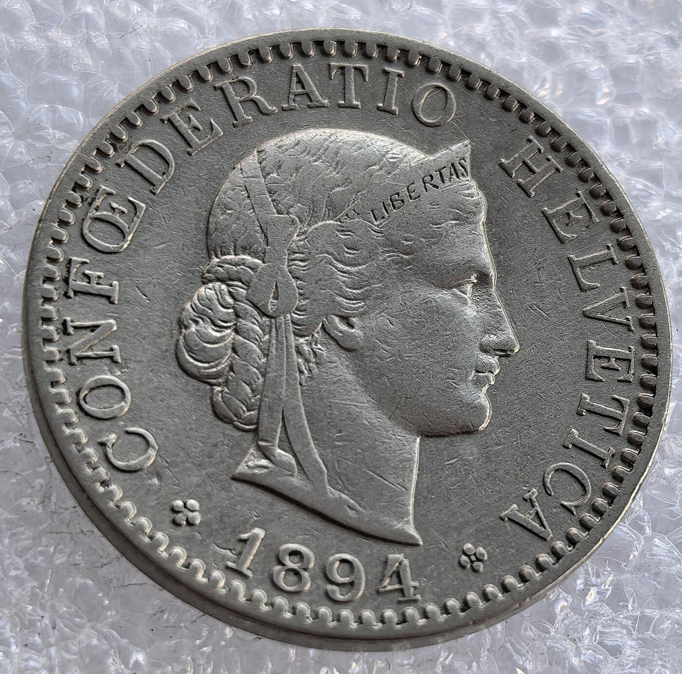  外国优质老铜币银币，周六九点倒数截拍，满百包邮，可寄存半年，喜欢朋友微信扫描二维码可直接参拍