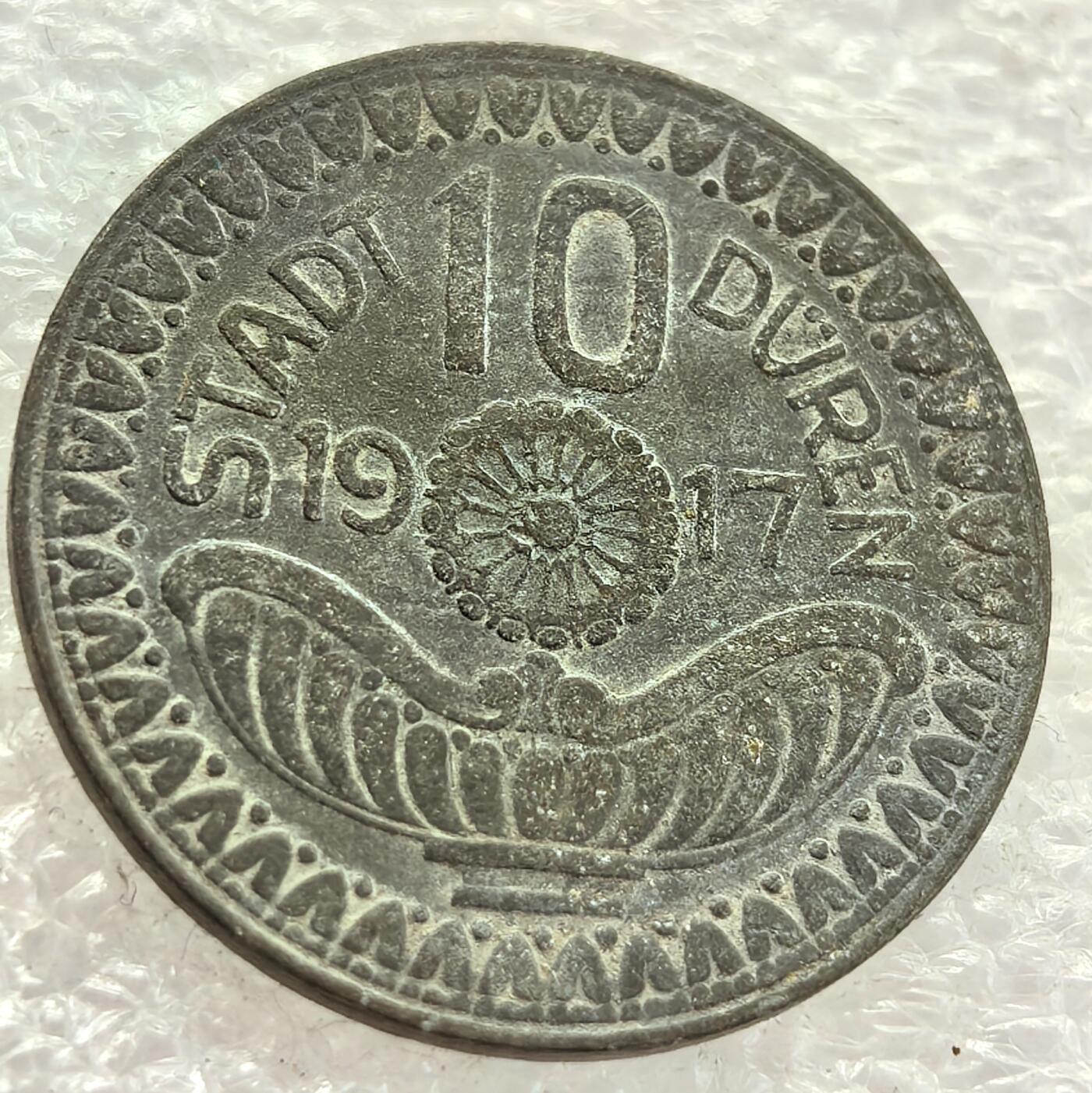  外国优质老铜币银币，周六九点倒数截拍，满百包邮，可寄存半年，喜欢朋友微信扫描二维码可直接参拍