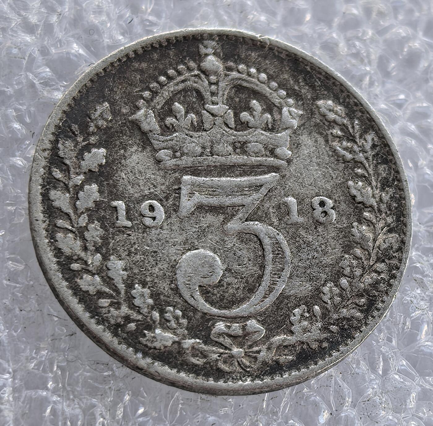  外国优质老铜币银币，周六九点倒数截拍，满百包邮，可寄存半年，喜欢朋友微信扫描二维码可直接参拍 英国1918年3便士银币