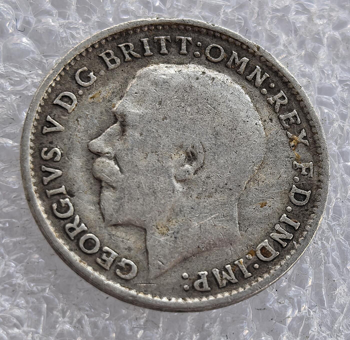  外国优质老铜币银币，周六九点倒数截拍，满百包邮，可寄存半年，喜欢朋友微信扫描二维码可直接参拍