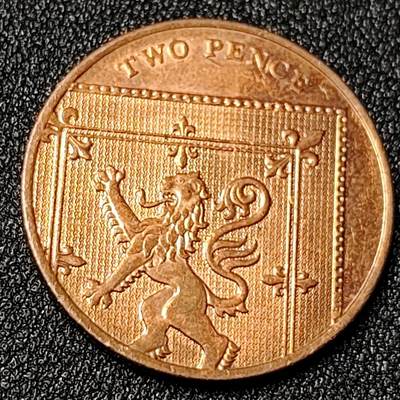 泉币菌-第125场-126场 并场 精品福利场(本场由于周日截拍，需要下周周末发货，感谢理解) - 英国2便士硬币 大直径26mm 盾牌版 伊丽莎白女王
