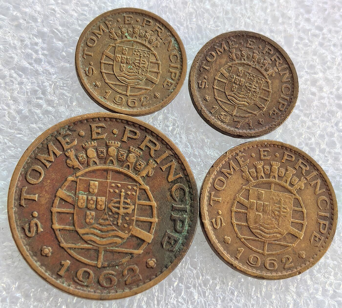  外国优质老铜币银币，周六九点倒数截拍，满百包邮，可寄存半年，喜欢朋友微信扫描二维码可直接参拍