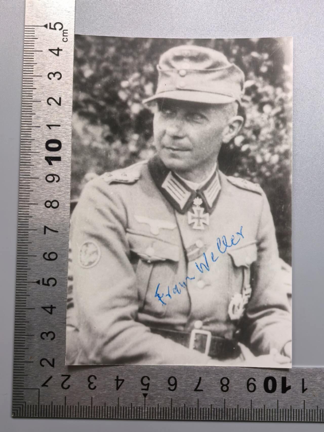 小驴勋章奖章收藏11月8日周六晚6点拍卖（珍爱和平，收藏战争，铭记历史，勿忘国耻，忠党爱国。有偿代拍，送拍规则在简介最后，参拍须阅读规则后再参拍，关系到运费包装发货时效真假辨别等关键信息，拍卖时不再发原图，看大图店主微信码在最后拍品里）