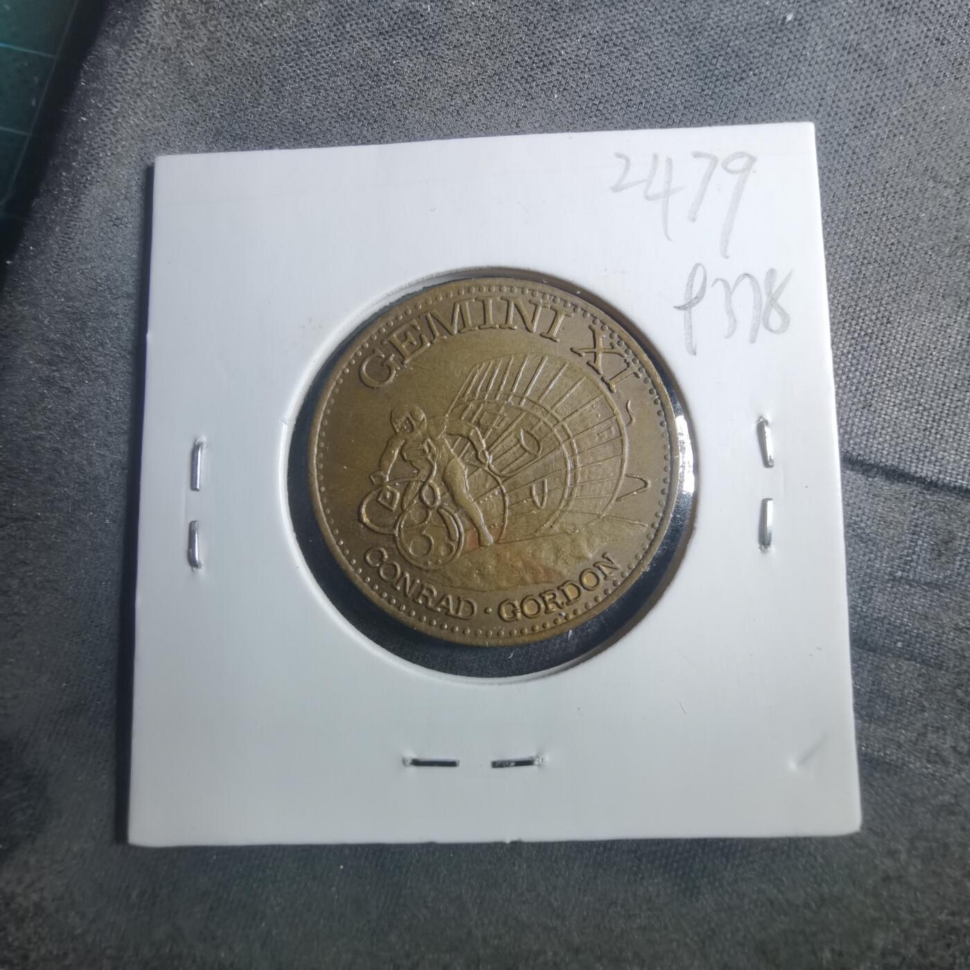 沼泽如烟--第893场 航天纪念章