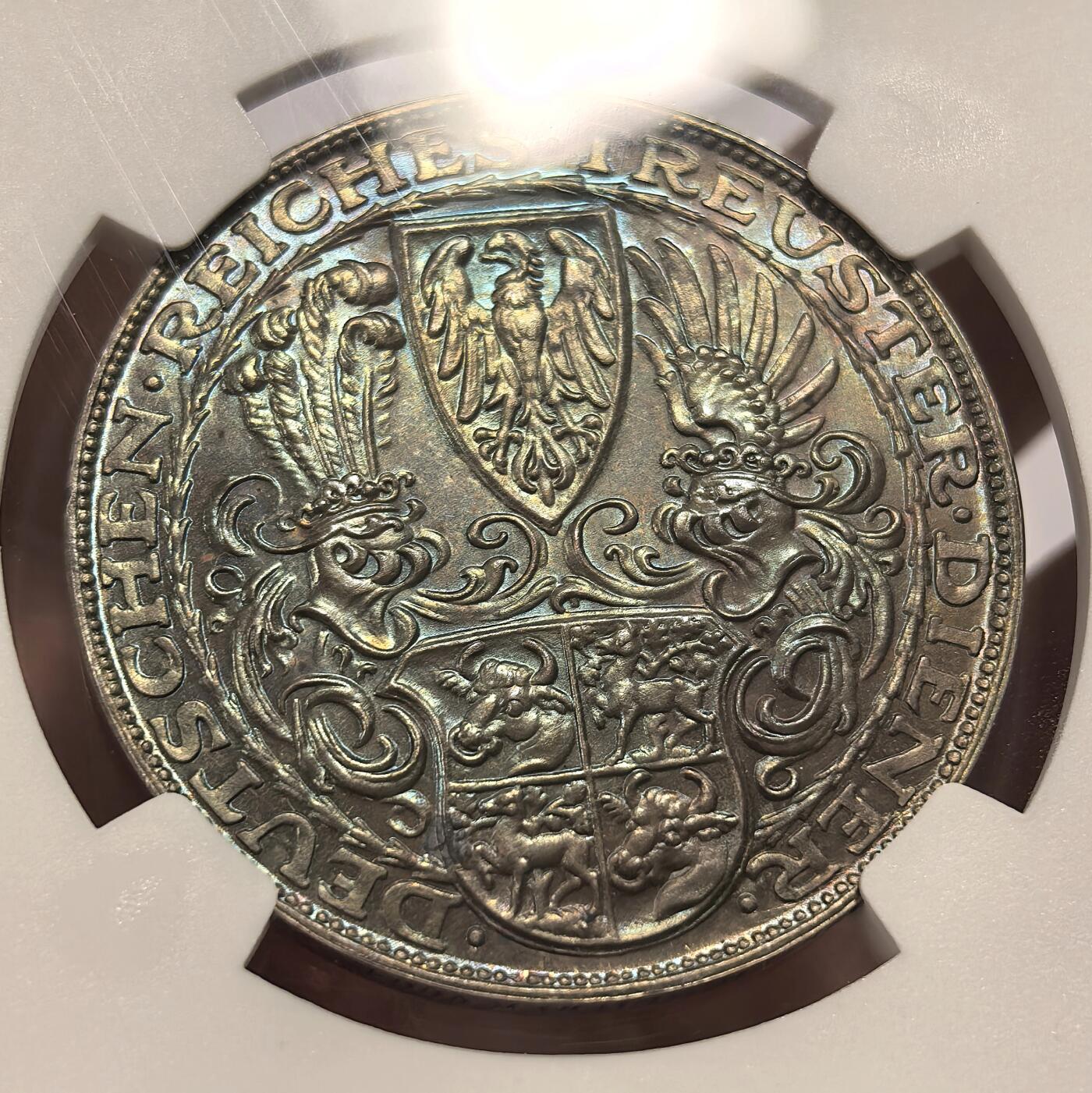 博洋堂“物美丰成”11月精品专场暨第145期（全场包邮） NGC MS64 德国兴登堡1927年80寿辰大银章，蓝紫的炫彩包浆，状态极佳！