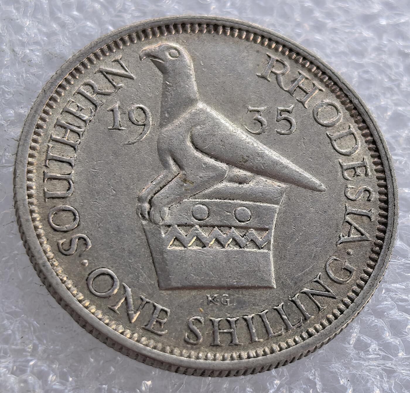  外国优质老铜币银币，周六九点倒数截拍，满百包邮，可寄存半年，喜欢朋友微信扫描二维码可直接参拍 罗德西亚1935年1先令银币