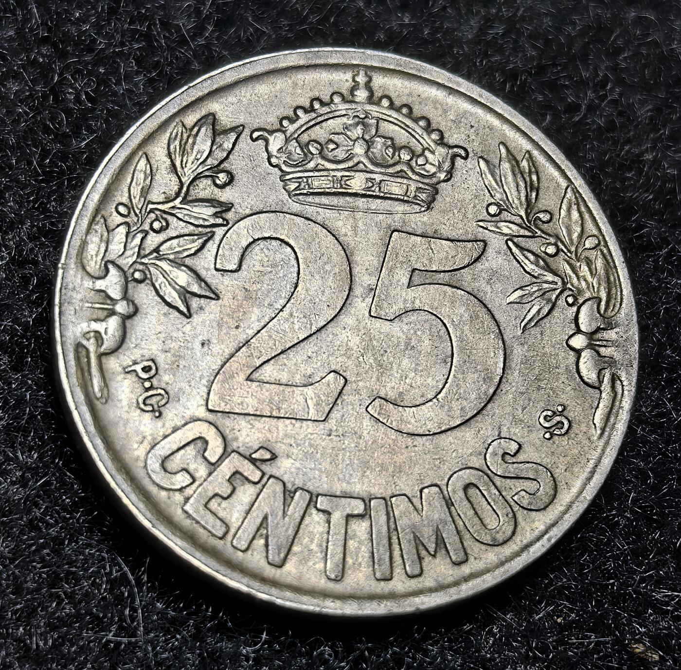 西班牙、丹属西印度、法属殖民地、乌拉圭银币古铜币，周五晚上九点倒数截拍，满百包邮，可寄存半年，喜欢朋友微信扫描二维码可直接参拍 少见好品相西班牙1925年25分，km740