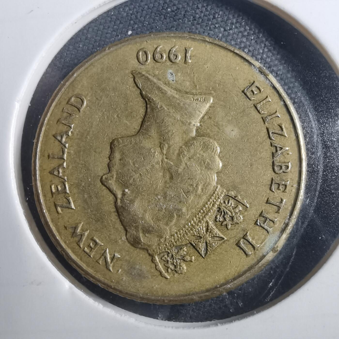 沼泽如烟--第893场 新西兰1990年一元