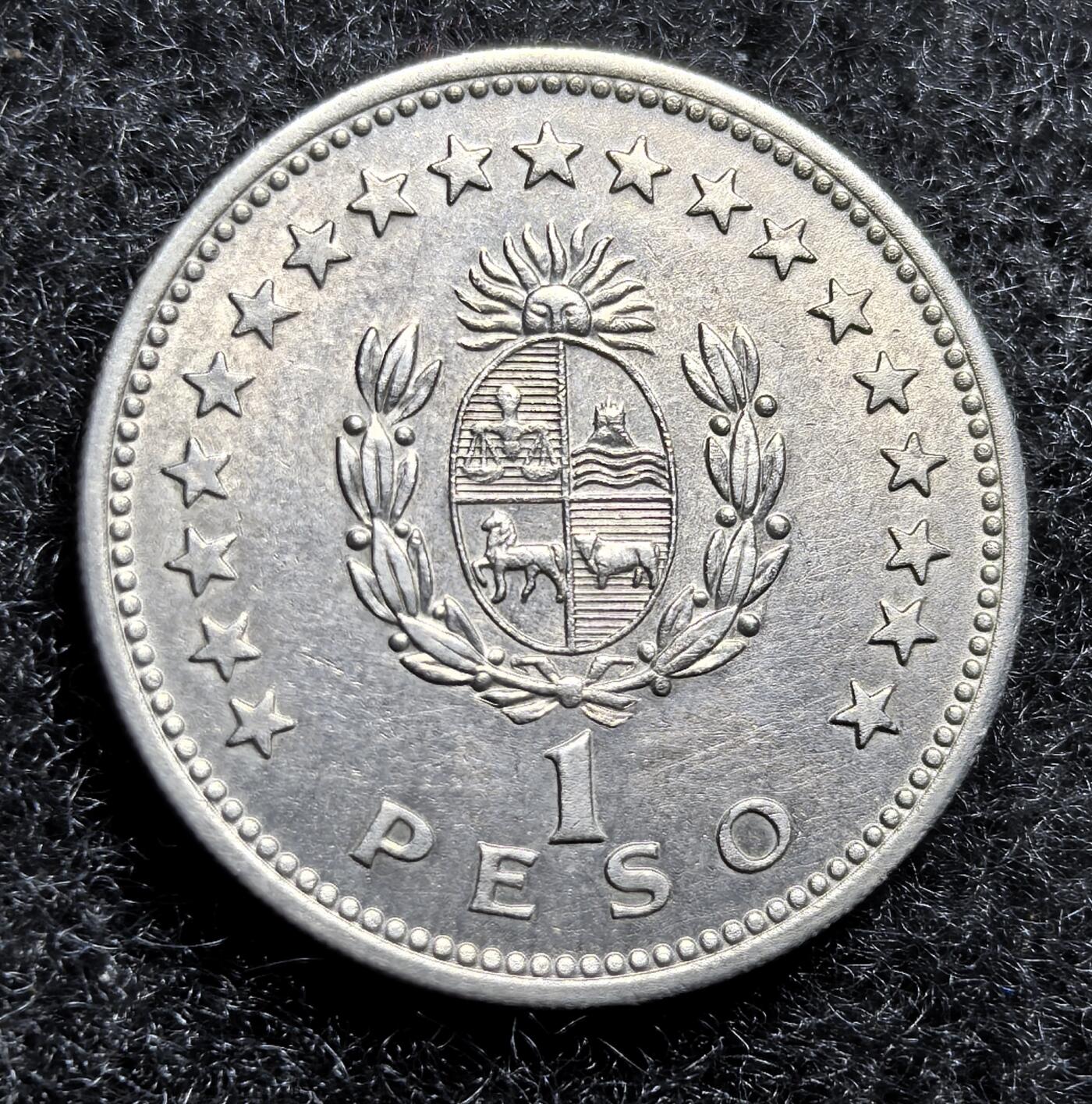 西班牙、丹属西印度、法属殖民地、乌拉圭银币古铜币，周五晚上九点倒数截拍，满百包邮，可寄存半年，喜欢朋友微信扫描二维码可直接参拍