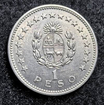 西班牙、丹属西印度、法属殖民地、乌拉圭银币古铜币，周五晚上九点倒数截拍，满百包邮，可寄存半年，喜欢朋友微信扫描二维码可直接参拍 - 全新乌拉圭1960年1比索，km42