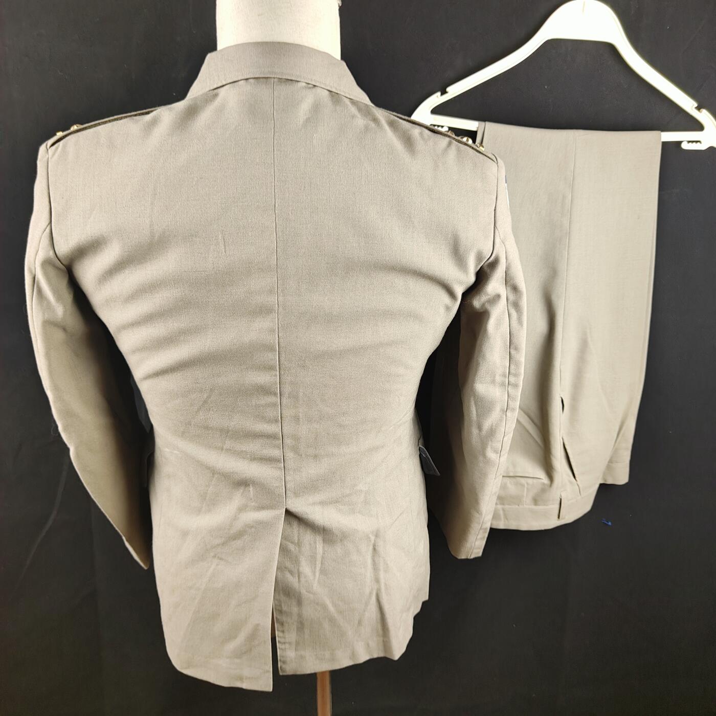 0元起拍勋章 第308期 咸鱼国勋章拍卖专场 11月7日（周日）下午6：00开始 陆自71式夏服公发一套 胸围100 肩宽44 衣长72 袖长55 腰围76 裤长95