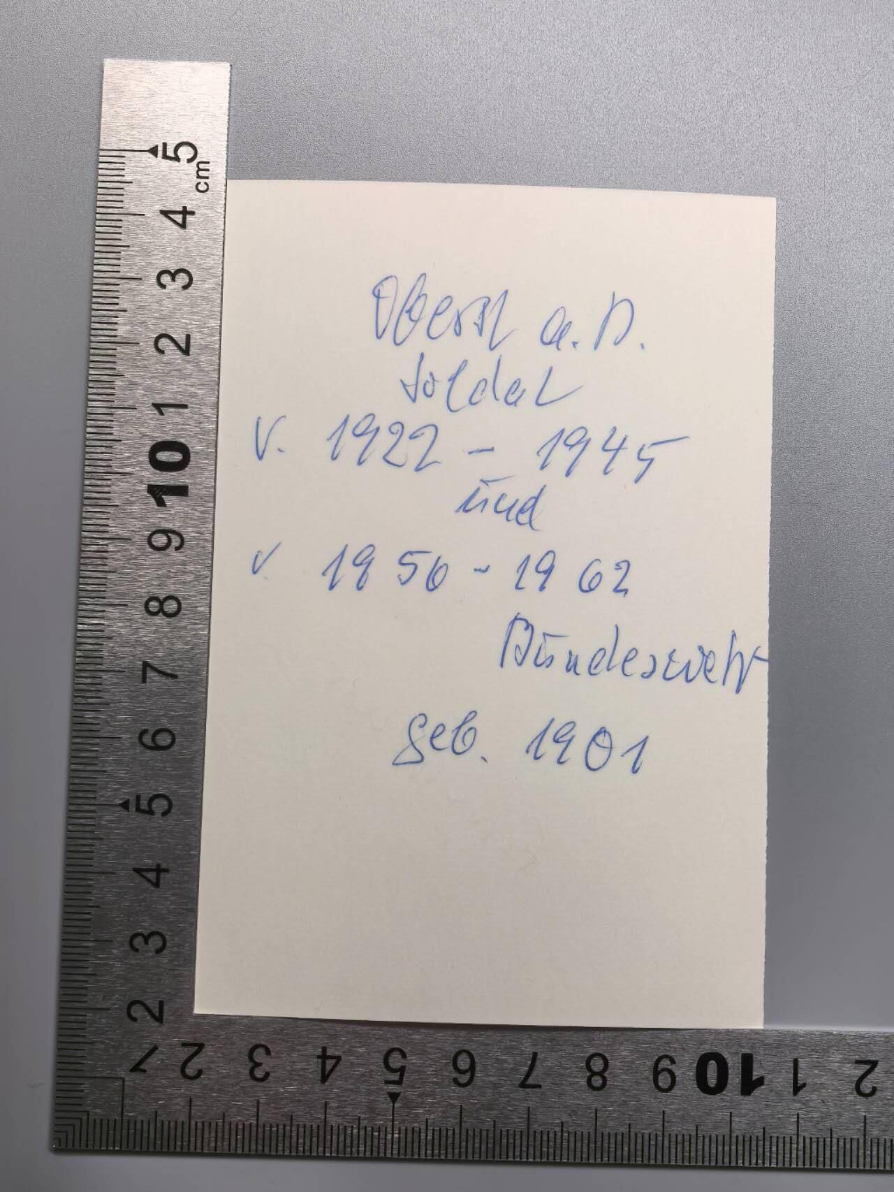 小驴勋章奖章收藏11月8日周六晚6点拍卖（珍爱和平，收藏战争，铭记历史，勿忘国耻，忠党爱国。有偿代拍，送拍规则在简介最后，参拍须阅读规则后再参拍，关系到运费包装发货时效真假辨别等关键信息，拍卖时不再发原图，看大图店主微信码在最后拍品里）