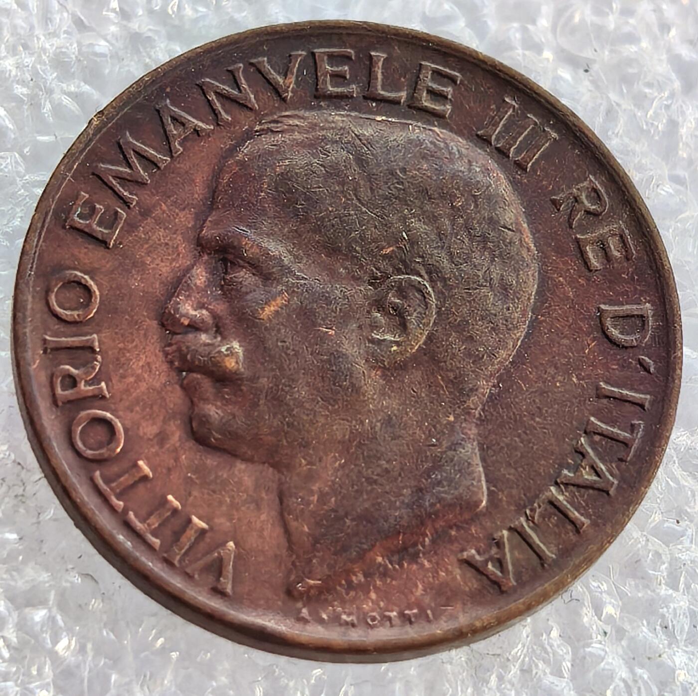  外国优质老铜币银币，周六九点倒数截拍，满百包邮，可寄存半年，喜欢朋友微信扫描二维码可直接参拍 极美品意大利1935年5分