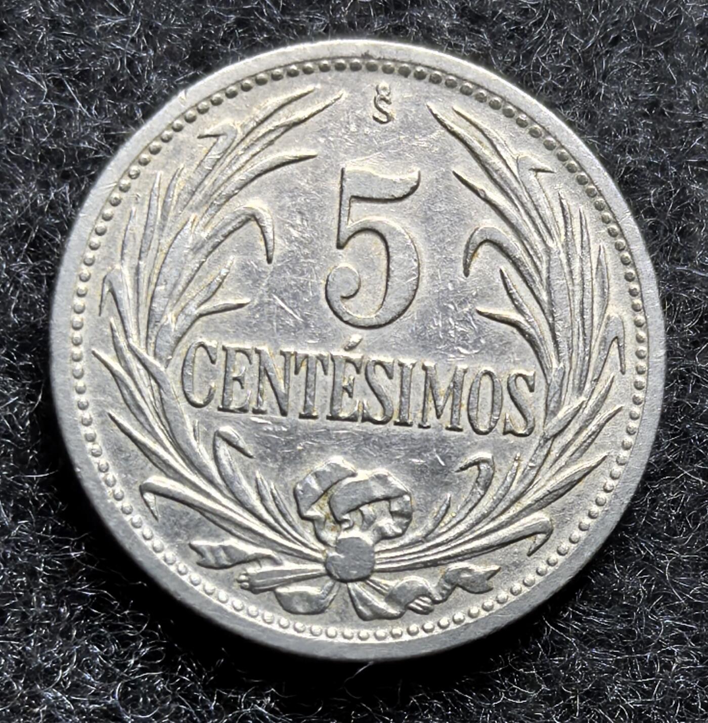 西班牙、丹属西印度、法属殖民地、乌拉圭银币古铜币，周五晚上九点倒数截拍，满百包邮，可寄存半年，喜欢朋友微信扫描二维码可直接参拍 XF乌拉圭1941年5分，km21