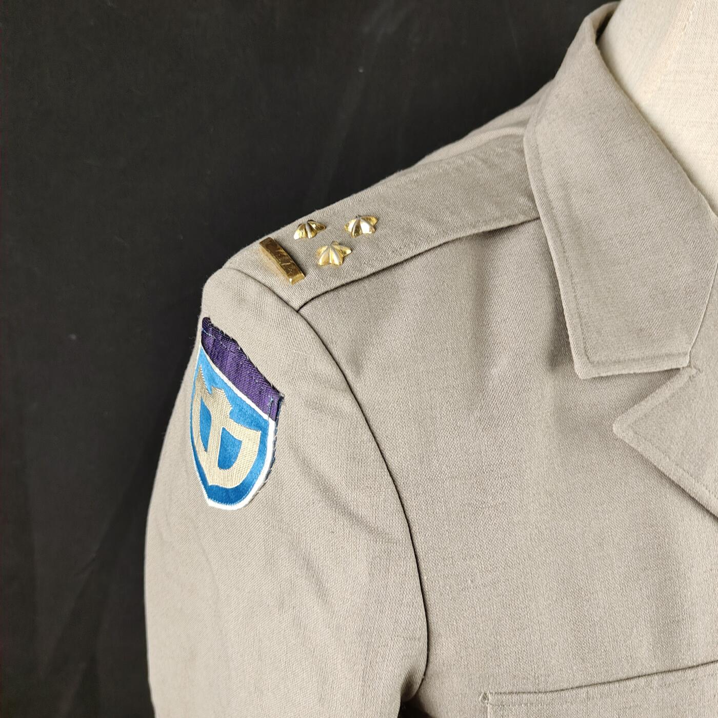 0元起拍勋章 第308期 咸鱼国勋章拍卖专场 11月7日（周日）下午6：00开始 陆自71式夏服公发一套 胸围100 肩宽44 衣长72 袖长55 腰围76 裤长95