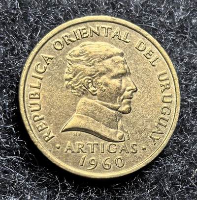 西班牙、丹属西印度、法属殖民地、乌拉圭银币古铜币，周五晚上九点倒数截拍，满百包邮，可寄存半年，喜欢朋友微信扫描二维码可直接参拍 - 乌拉圭1960年2分，km37