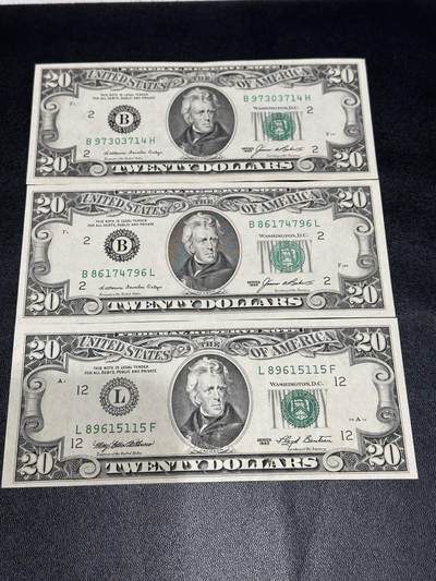 《外钞收藏家》第五百八十二期（精品场）（本平台长期征集拍品、欢迎藏友们联系合作） - 1985和93年美国小头版20美元 3张一起 非全新 品相如图