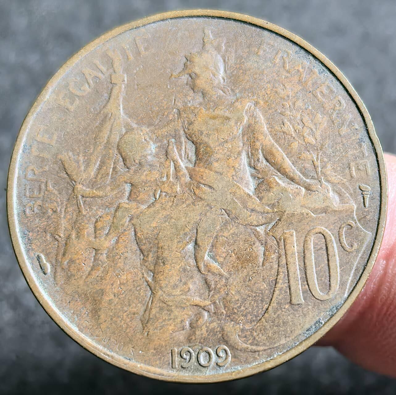  外国优质老铜币银币，周六九点倒数截拍，满百包邮，可寄存半年，喜欢朋友微信扫描二维码可直接参拍 法兰西1909年10分