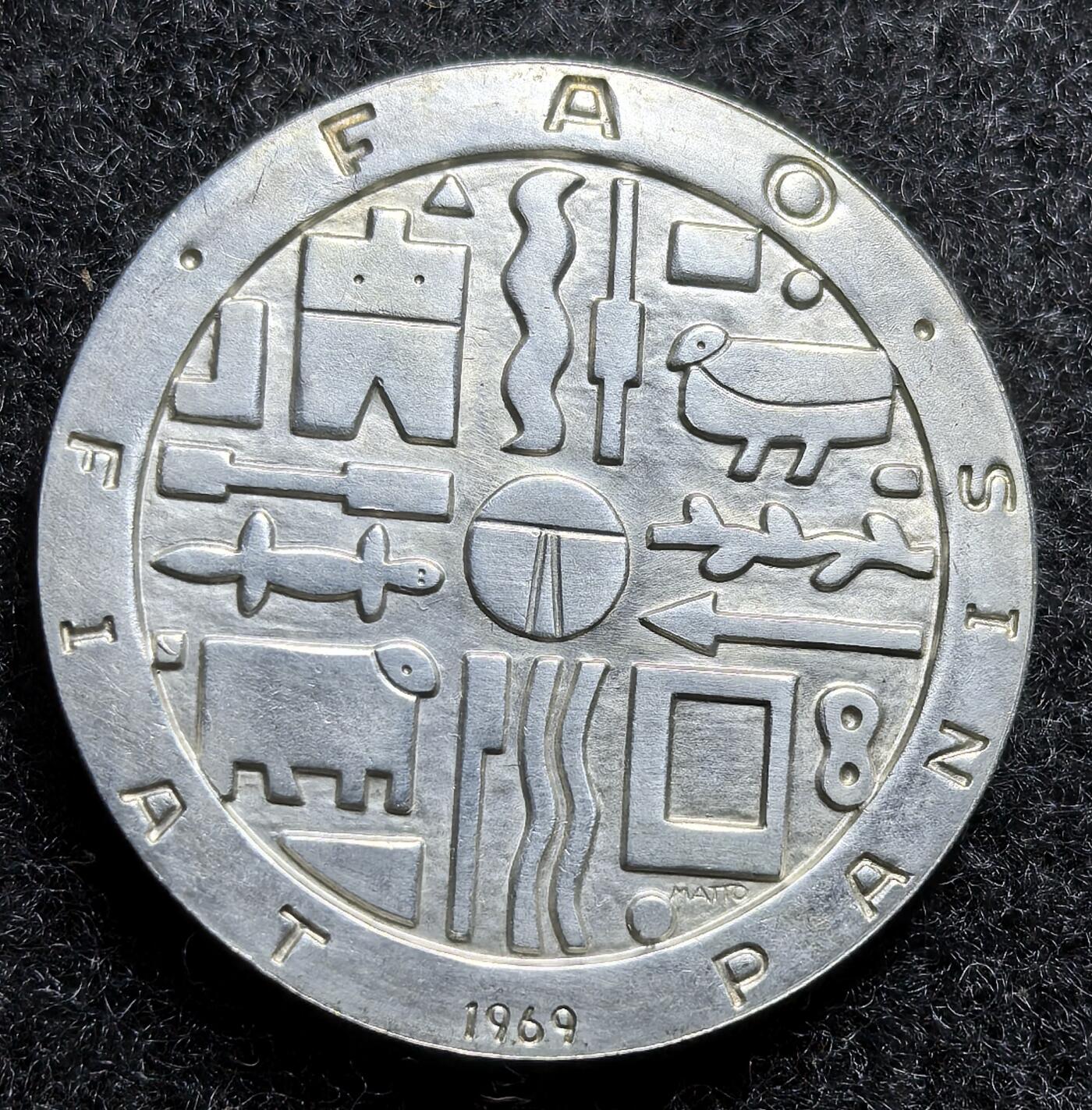 西班牙、丹属西印度、法属殖民地、乌拉圭银币古铜币，周五晚上九点倒数截拍，满百包邮，可寄存半年，喜欢朋友微信扫描二维码可直接参拍 高银乌拉圭1969年粮农1000比索大银币，发行50万枚，km55