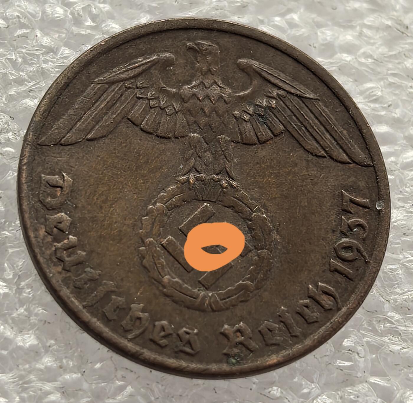  外国优质老铜币银币，周六九点倒数截拍，满百包邮，可寄存半年，喜欢朋友微信扫描二维码可直接参拍