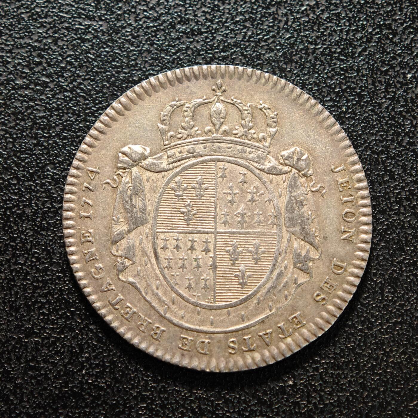 【德藏】世界币章拍卖第152期（拍品征集中~欢迎藏友联系） 1774年 法国路易十六代用币银章 淡黄油包浆 状态安逸 直径约：28.5mm；重约：6.5g