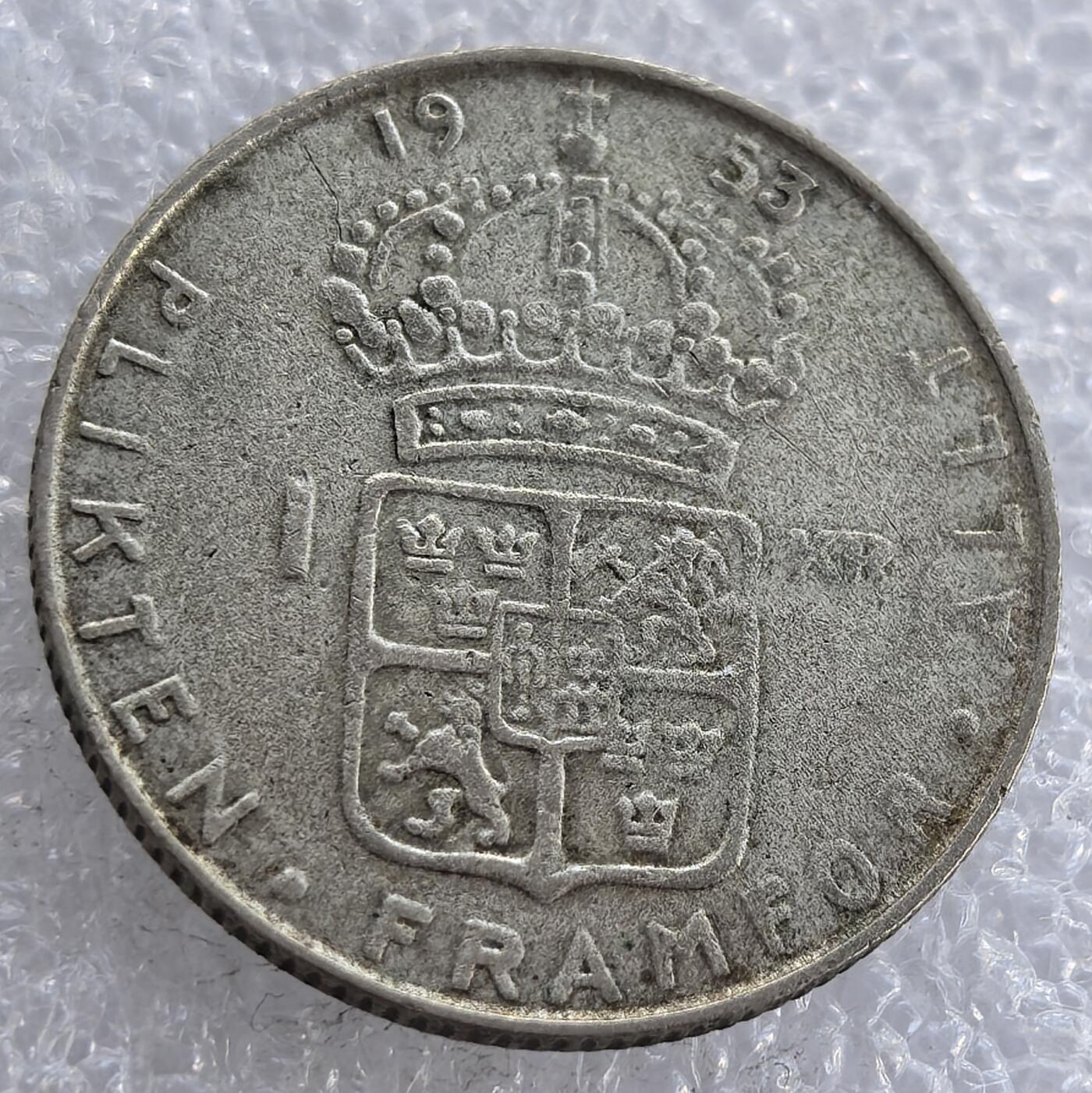  外国优质老铜币银币，周六九点倒数截拍，满百包邮，可寄存半年，喜欢朋友微信扫描二维码可直接参拍