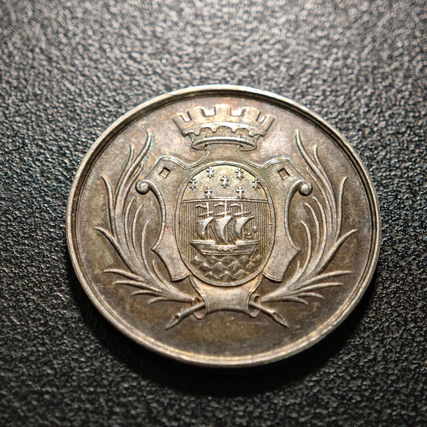 【德藏】世界币章拍卖第152期（拍品征集中~欢迎藏友联系） 1821年 法国南特储蓄银行圆形代用币银章 蜜蜂边铭 五彩包浆 直径约：28.7mm；重约：10g