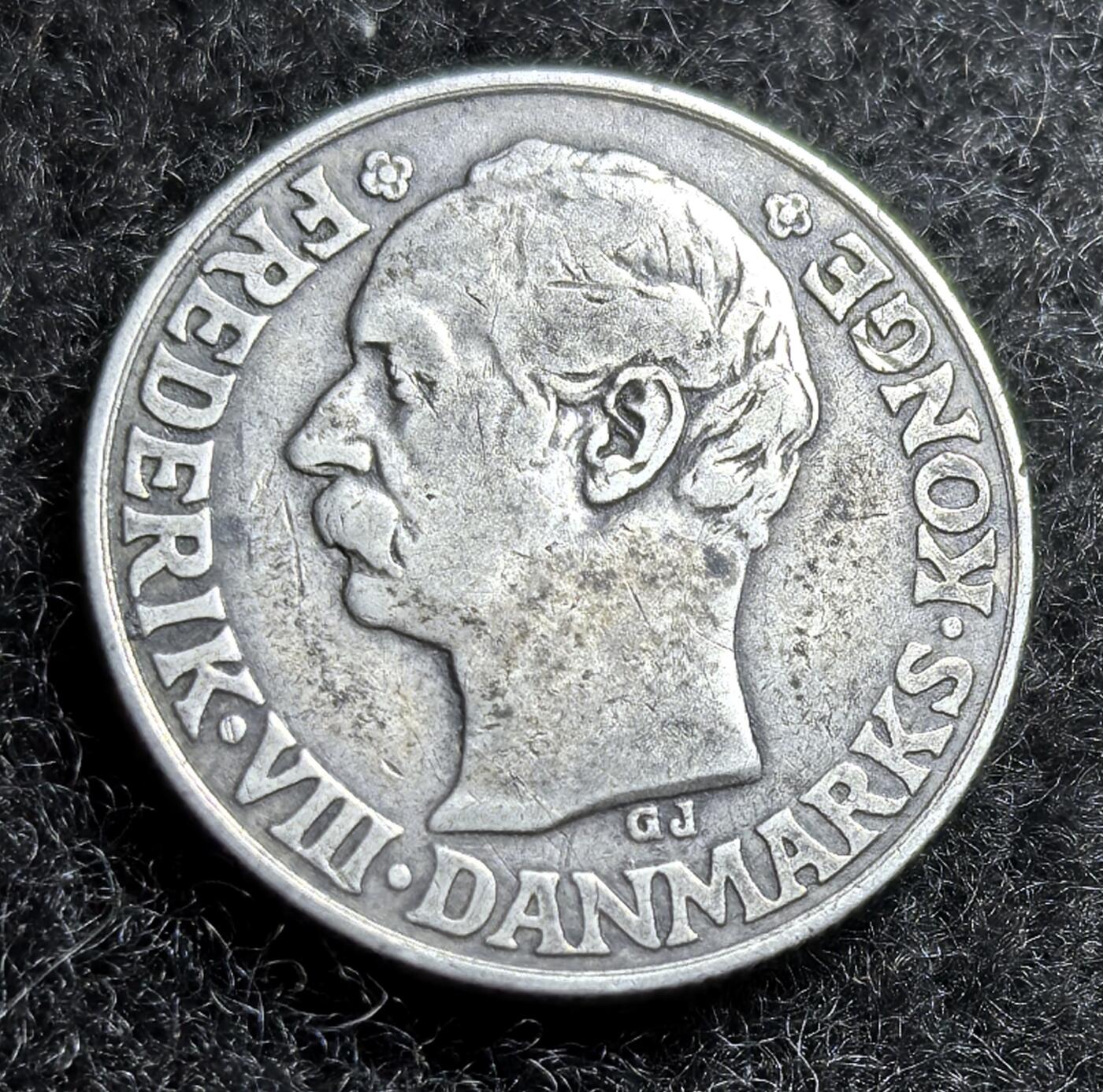 西班牙、丹属西印度、法属殖民地、乌拉圭银币古铜币，周五晚上九点倒数截拍，满百包邮，可寄存半年，喜欢朋友微信扫描二维码可直接参拍 好品丹属西印度1907年20分银币，km81