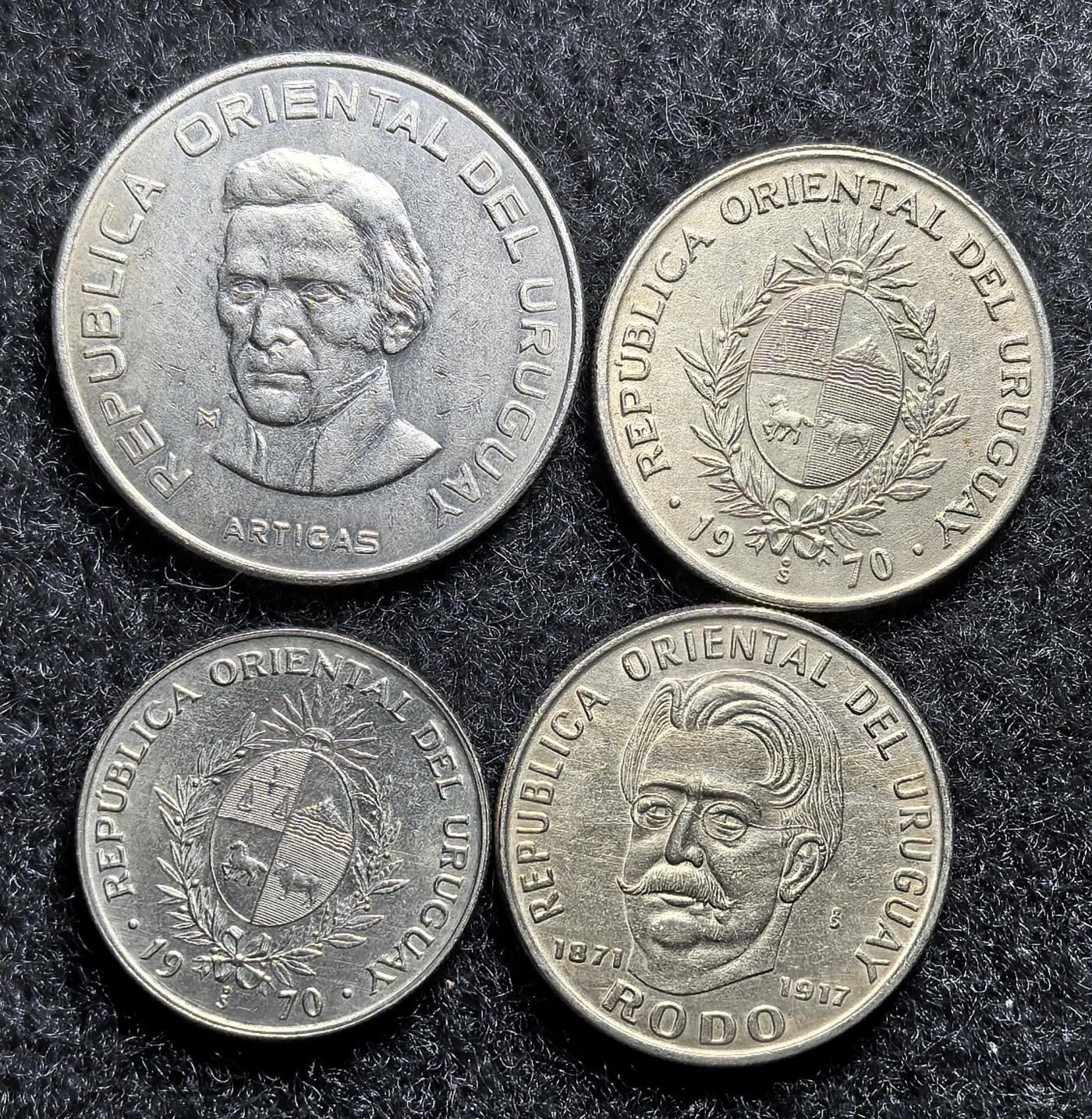 西班牙、丹属西印度、法属殖民地、乌拉圭银币古铜币，周五晚上九点倒数截拍，满百包邮，可寄存半年，喜欢朋友微信扫描二维码可直接参拍 乌拉圭70年代早期流通币四枚,km56-59